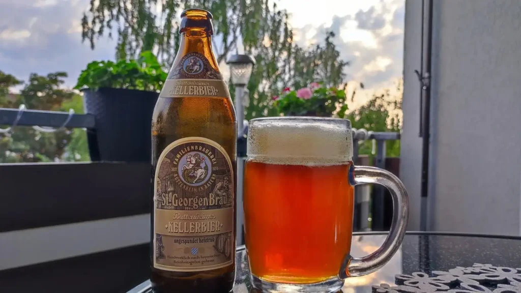 St. Georgen Bräu Kellerbier servida en jarras