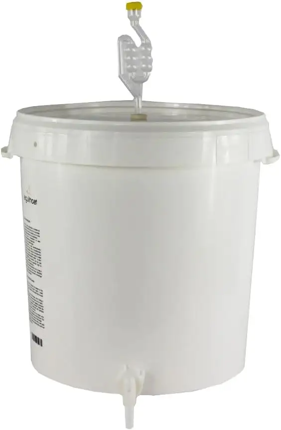Fermentador PET de grado alimentario con airlock y grifo integrado.
