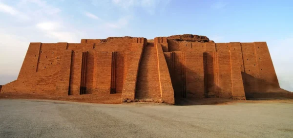 Zigurat de Ur en Mesopotamia, símbolo del surgimiento de las primeras civilizaciones cerveceras