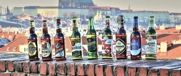 Algunas de las mejores cerveceras de la república checa reflejada en una imagen.