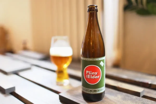 Botella de cerveza Pliny the Elder